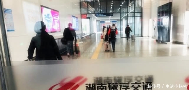 我国湖南长沙的“磁悬浮列车”：让乘客不满意，速度慢票价还贵！