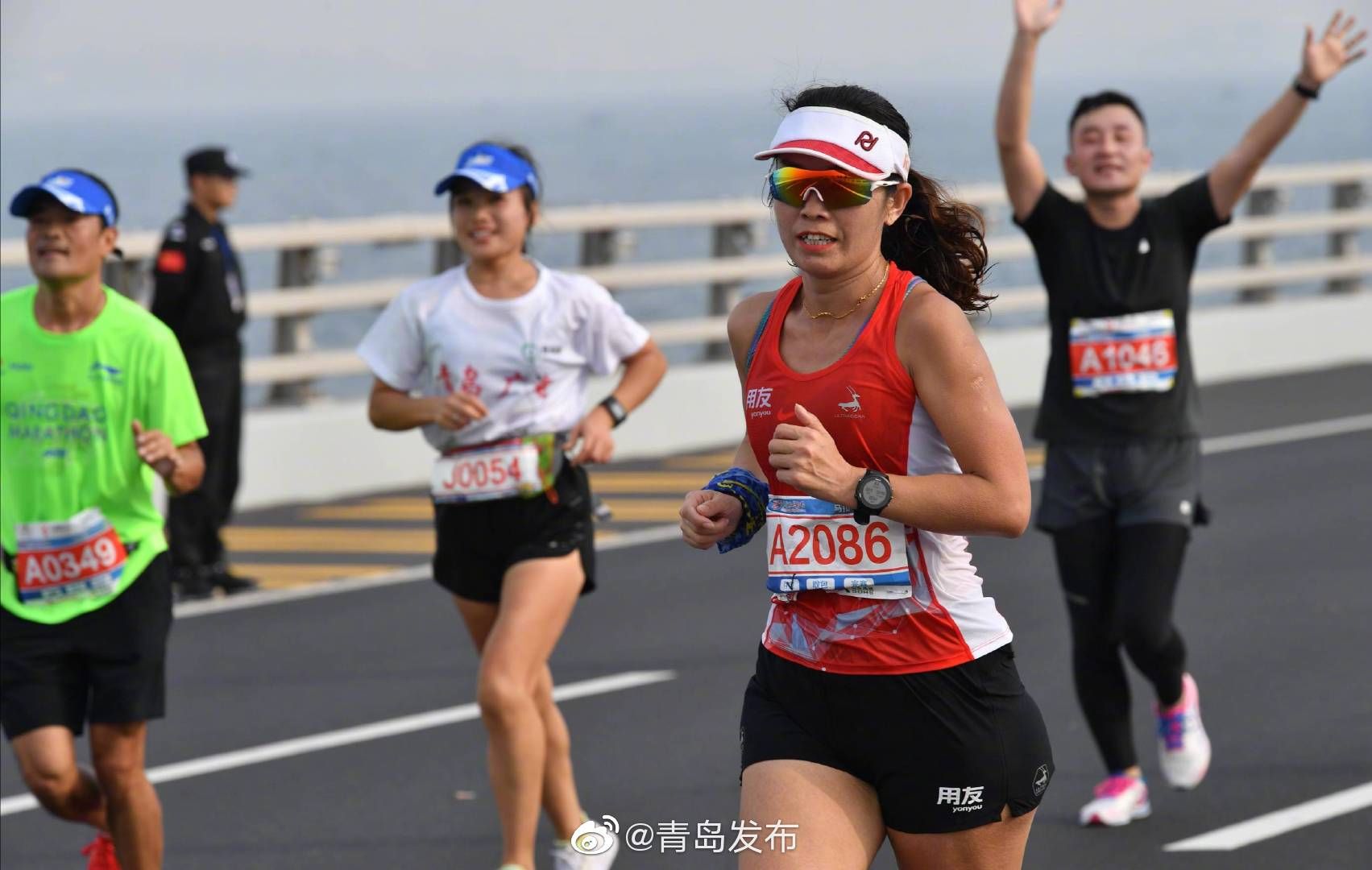 青岛马拉松开跑