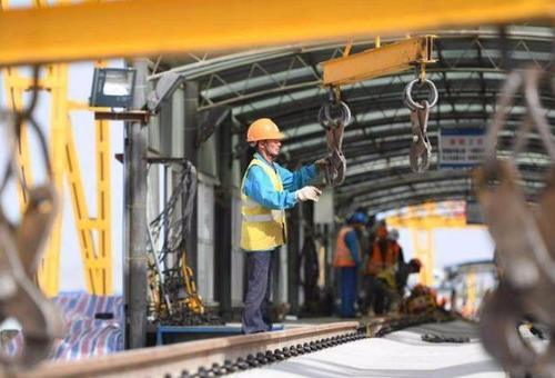 我国再建一条“大动脉”，沿途将设置90个站点，将穿越大半个中国