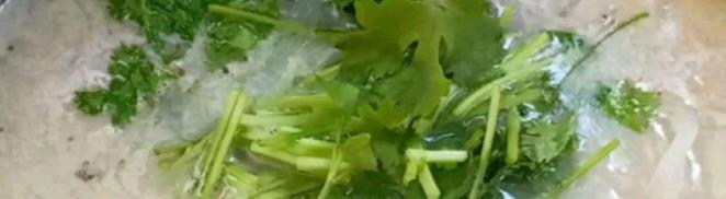  【鲫鱼萝卜汤】孩子补钙要吃的菜，简单好做营养丰富，对门孩子也要吃