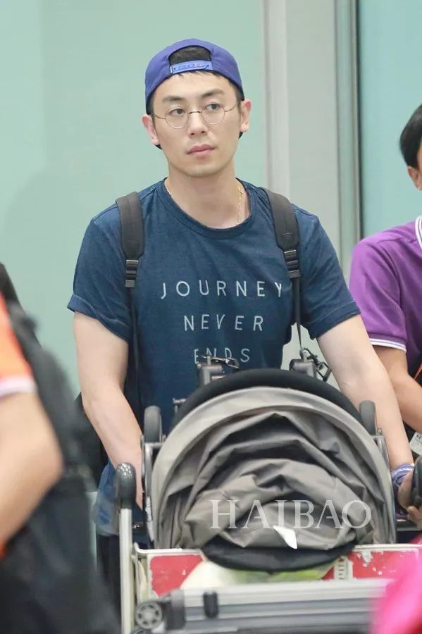 朱亚文女儿这么可爱!关晓彤鹿晗都见过家长了?【海报街拍】