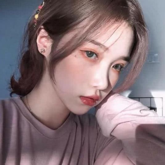 「天生」天生“耐看脸”的女生,多半全是这3种脸型,特别第2很少见