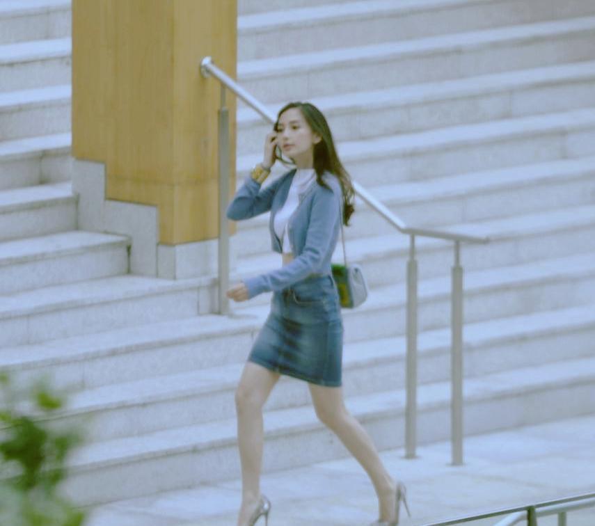 女星穿高跟鞋:第一位美艳,第二位走路难,唯独她让人直呼受不了