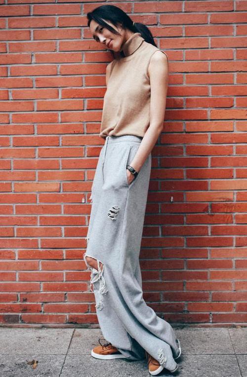 王紫璇成瘦子界王者，看完她的“牙签腿”，还追郑爽的漫画腿吗？