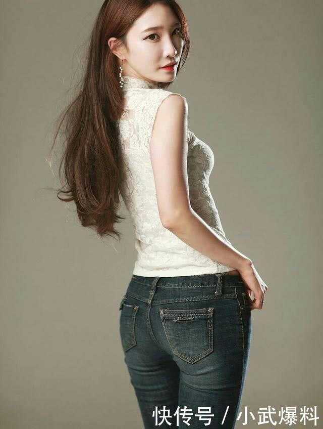 时尚穿搭：时尚精致牛仔裤美女婀娜迷人，尽在不言中