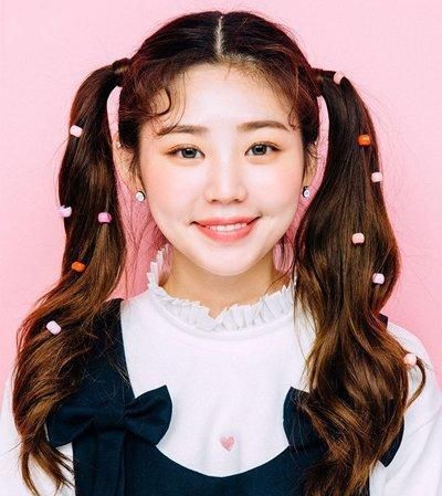 让你的马尾辫更加时髦漂亮的扎发小技巧！