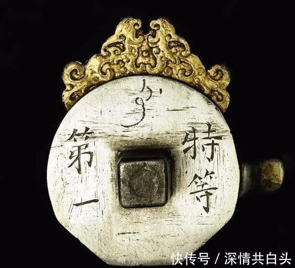 文玩核桃好不好?这三位帝王沉迷核桃,两个亡了