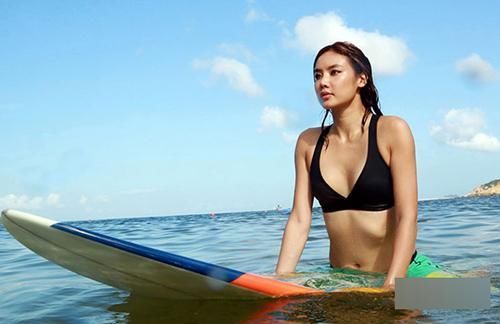 乐基儿海边冲浪 最后一张让你无限遐想