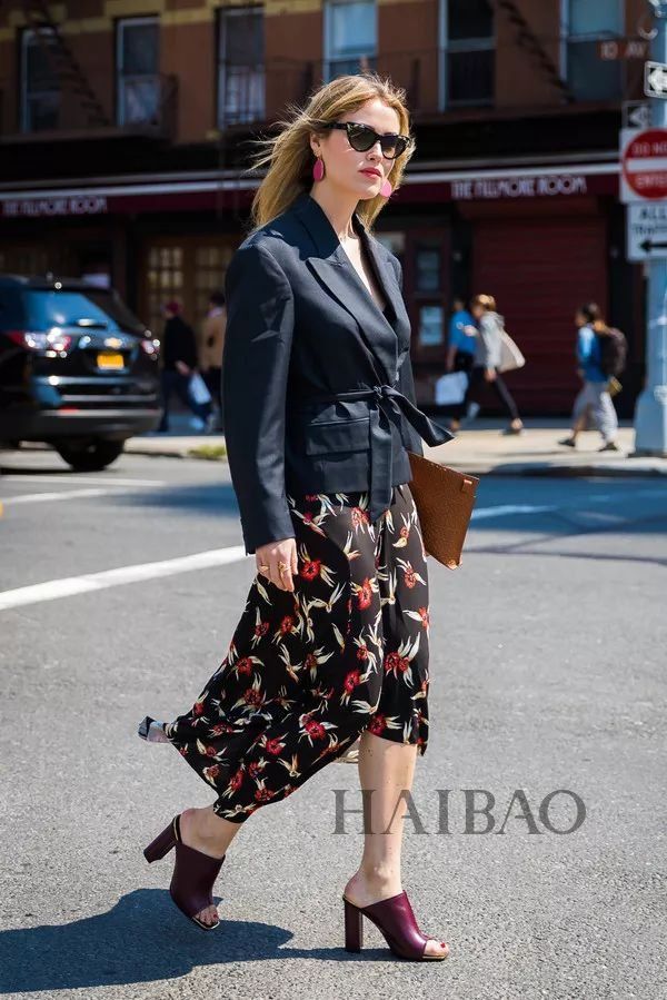 谁说这个颜色土了?这样明明穿起来就很好看!