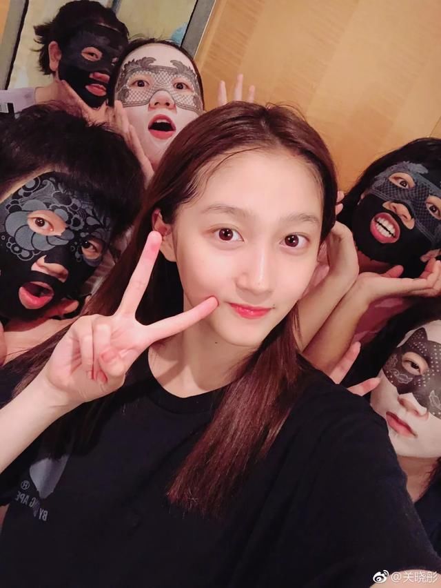 周迅李沁戏内是宠妃，戏外素颜也能打！