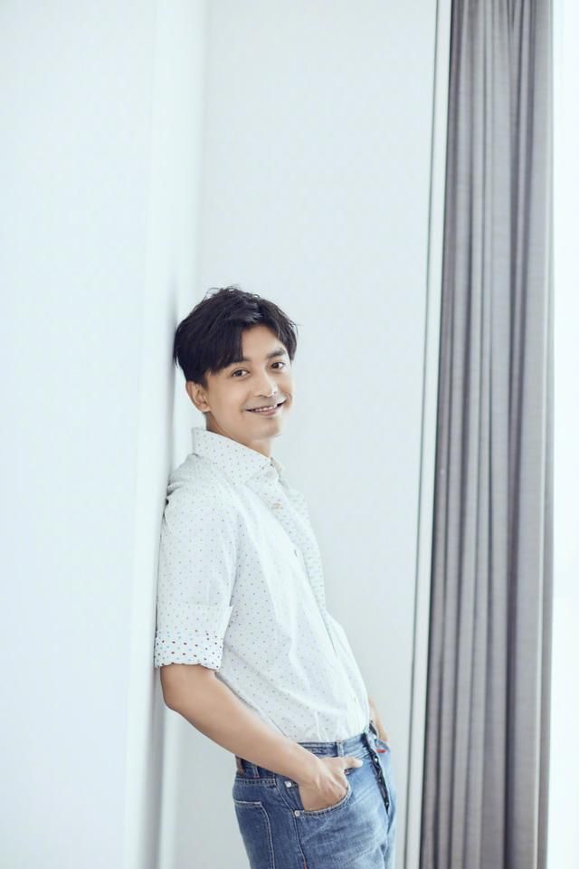 屌神李佳航出面解释《爱情公寓》蹭情怀的原因,你买不买账