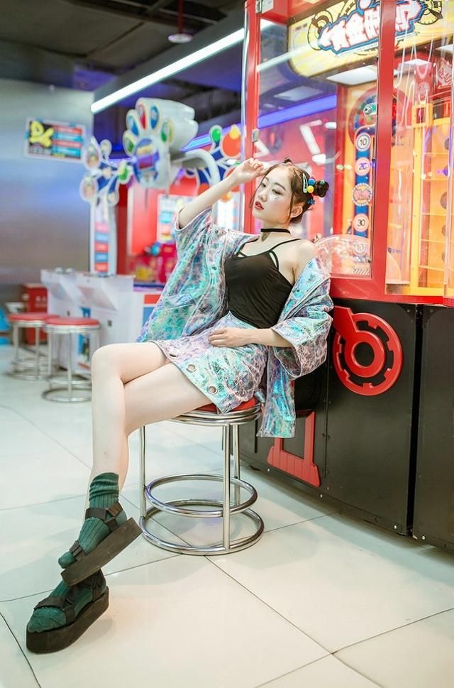 性感电玩美女鬼马个性活泼写真图片