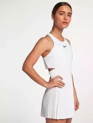 Nike设计师偷懒更不走心，温网战袍设计阿迪又赢了