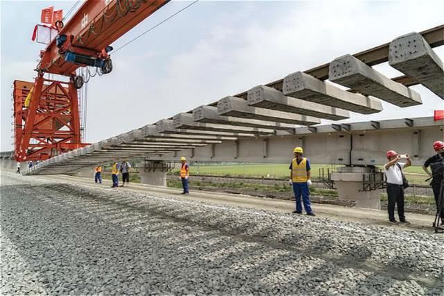 我国最长的铁路即将建成，耗资1900多亿，预计在2019年全面开通