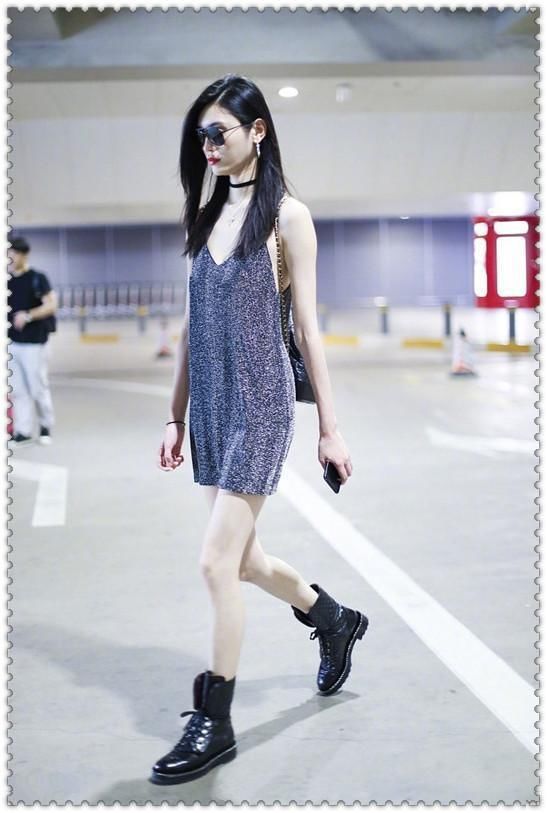 当迪丽热巴和奚梦瑶同穿吊带裙，才知道明星和超模到底差在哪！