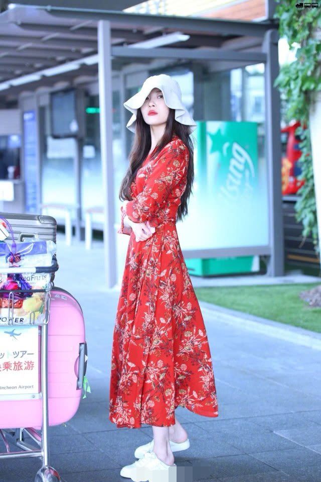 李宣美穿的这件Gucci背心太暴露，身材太要命了