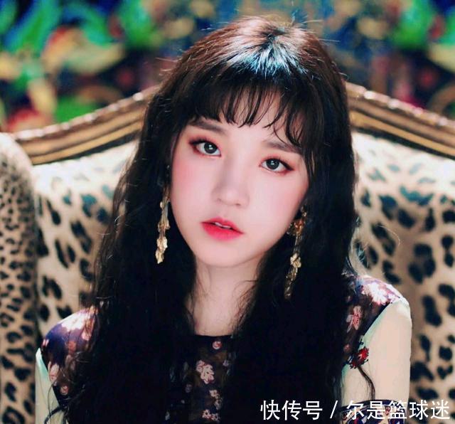 \＂l4\＂: \＂泫雅不只爱十几万的香奈儿表1800元的卡西欧她也戴\＂CUBE其实是个化妆公司舞台妆容超绝，单眼皮如何三倍放大双眼