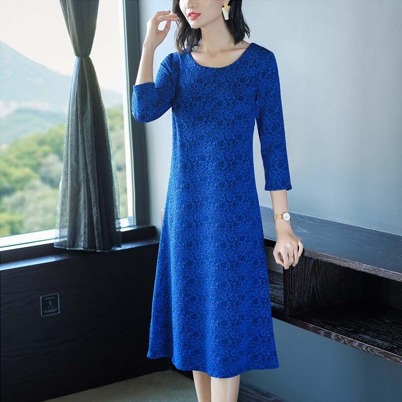 过时的夏装送我也不要,入秋后的新款欧货裙,时尚美嫩,先穿先美