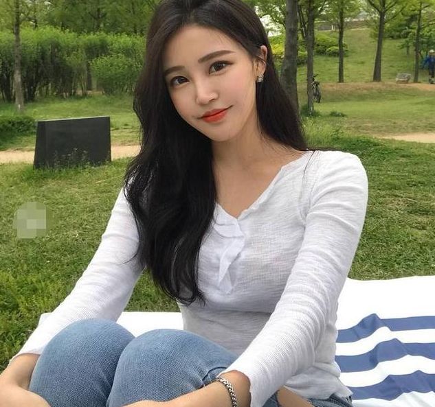 一条紧身牛仔裤,别有一番独特韵味!