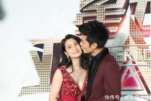 洪欣现身活动，身材迷人凹凸有致，春风无限，很是性感！