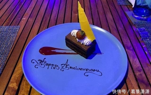  那一刻：在600多平的别墅房睡一晚是啥感觉？推开门那一刻就知道没白来