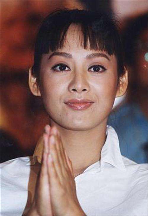 宁静穿修身灰色毛衣展现完美身材, 蚂蚁腰, 蜜桃臀通通拿下!