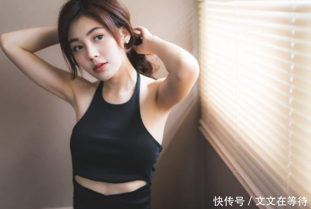 #喜欢看#美女和书选谁呢