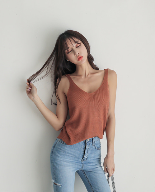 穿白色紧身上衣的小姐姐是仙女，拥有只有天上才有的性感魅人身材