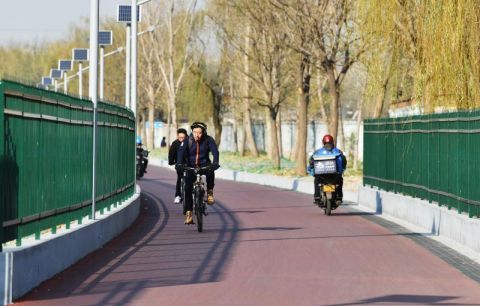  海淀■海淀建成首条跨京张高铁慢行绿道