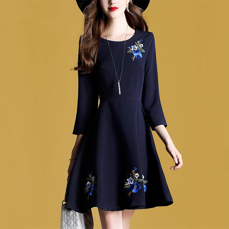 女人再漂亮，也不要穿得俗，要穿就要穿洋气的，美的优雅有格调