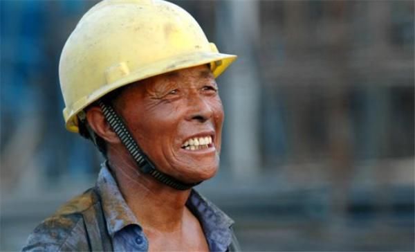  房子|农村怪象：80、90后的农民工，纷纷回乡盖房，难道是为了留