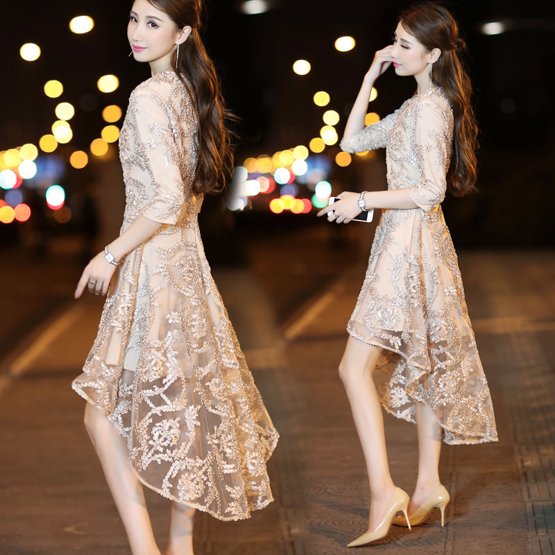 裙子买对不买贵，穿这种档次的“优雅裙”，不俗不媚显优雅