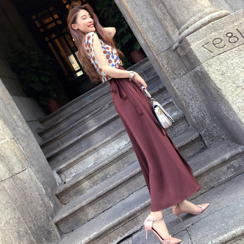 太美了，时而俏皮，时而优雅，会穿连衣裙的女人，美的独一无二