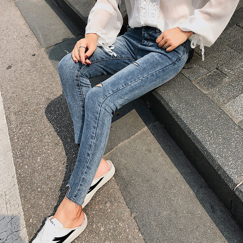 想看起来显腿瘦?就试试这几款小脚牛仔裤，瞬间变高挑小美女