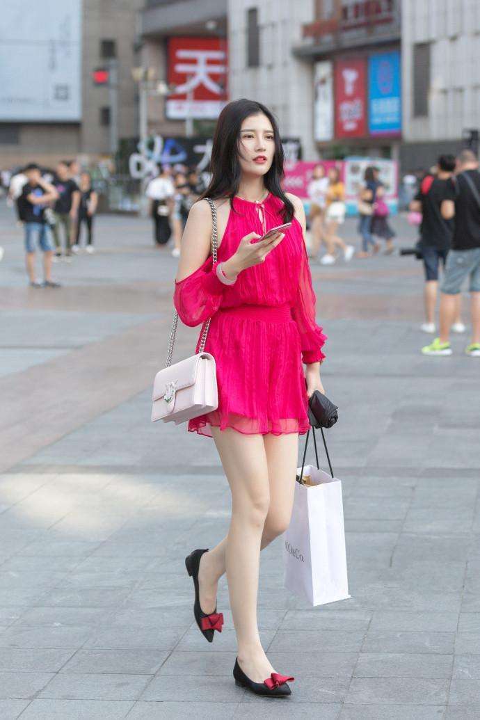 街拍: 轻熟风, 让女人都一份女人味