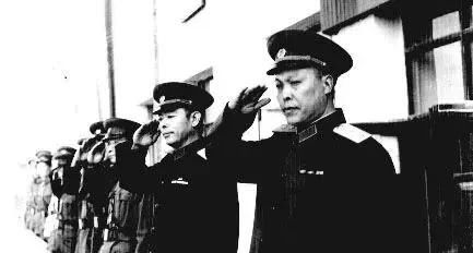 开国将军到农民家吃饭，看到桌上这样的菜，立马掉头走人