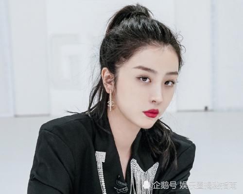 融入■虞书欣难融入集体宿舍？赵小棠当众翻她“白眼”，这是演技不到位