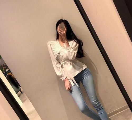 美女■灵动甜美的牛仔裤美女, 优雅大方迷人,尽显小女人的俏美!