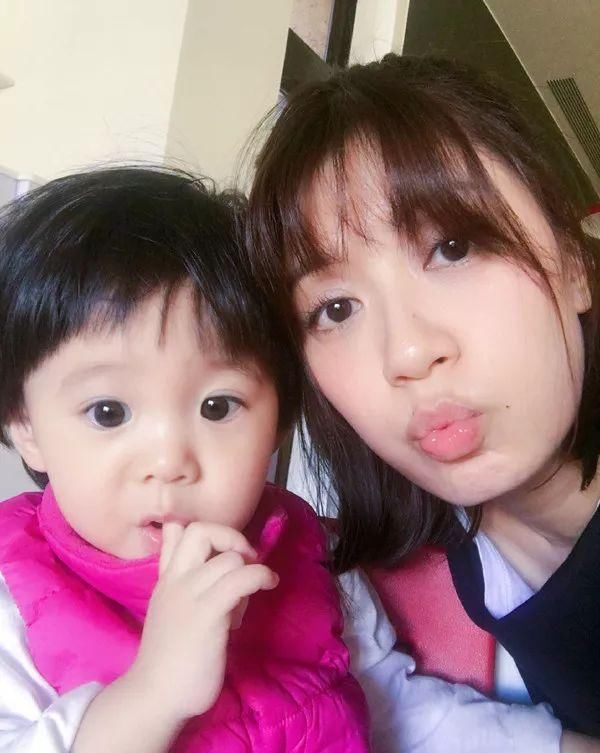 不信｜42岁贾静雯颜值有Bug了？原来这个地方有道纹真的会显老