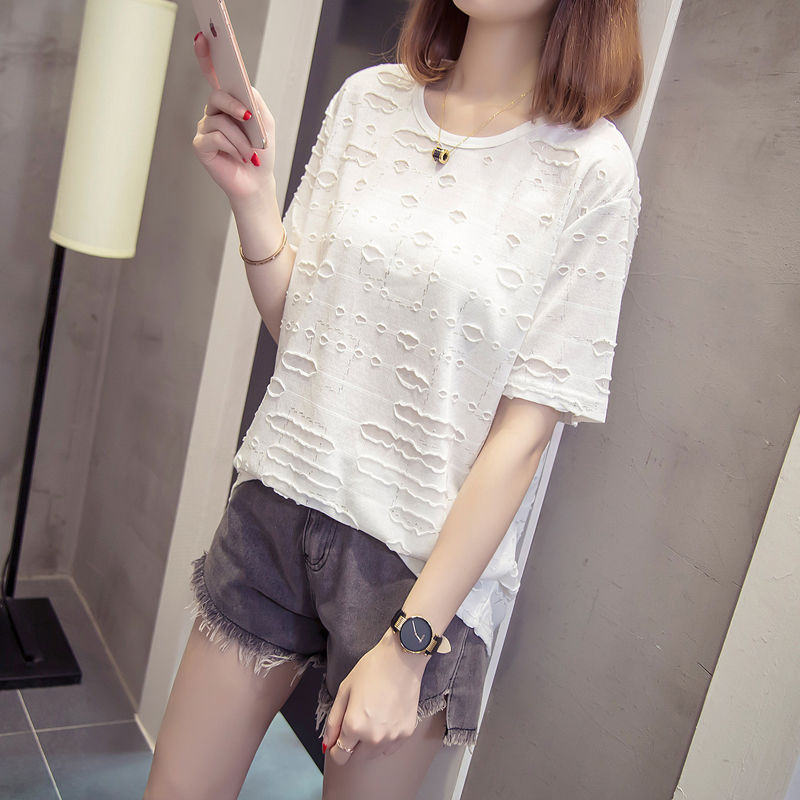 入秋后，会打扮的女人都不穿裙子了，眼光超好，相中这么美的小衫