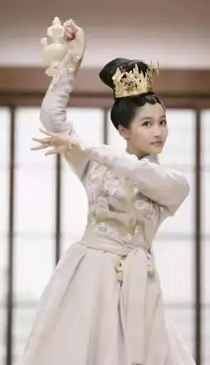 古装美人的翩翩舞姿,杨颖一舞倾城,迪丽热巴甩