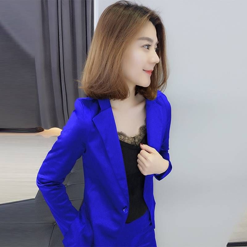 偷偷告诉你，裙子不流行了，今年流行这样套装，美的款款想买