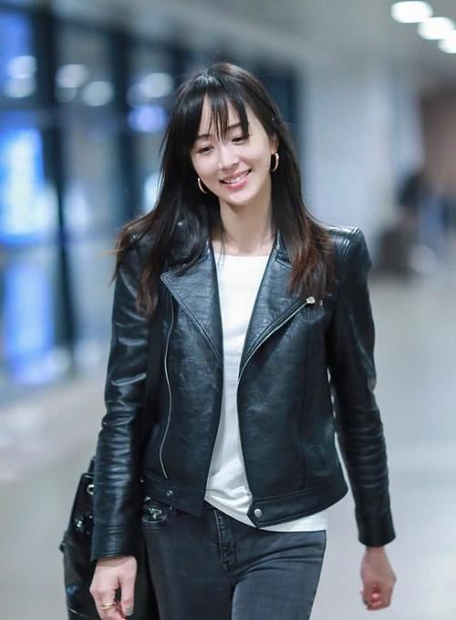  「小皮衣」张钧甯撞衫自己，除了靴子以外都没变，女明星的时尚预算也太节约
