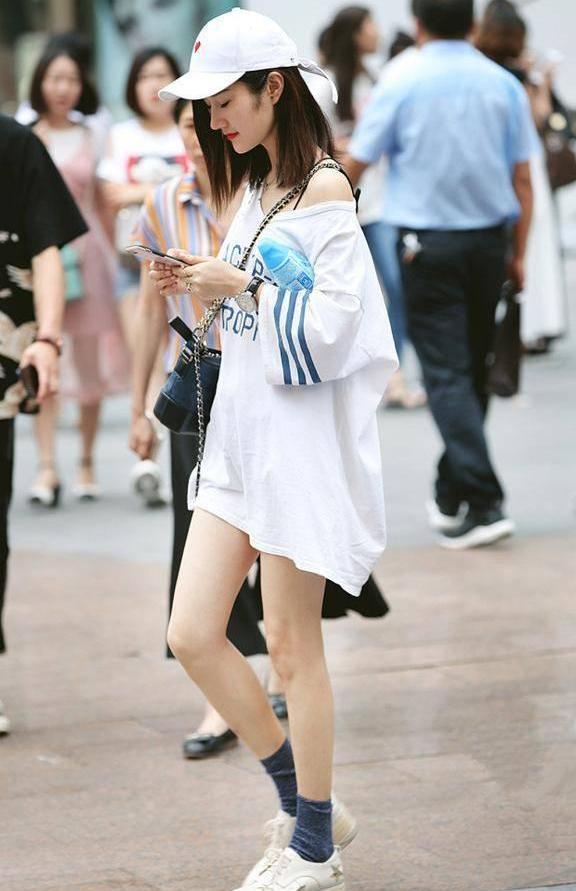 武汉街拍 九翘三弯的大姐姐 洋气十足又女人味