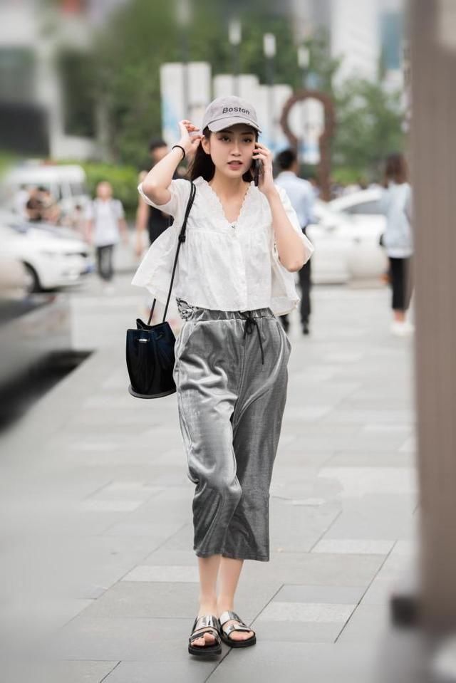 成都街拍丨清凉的着装，给人视觉享受 第六位妹子的男友幸福
