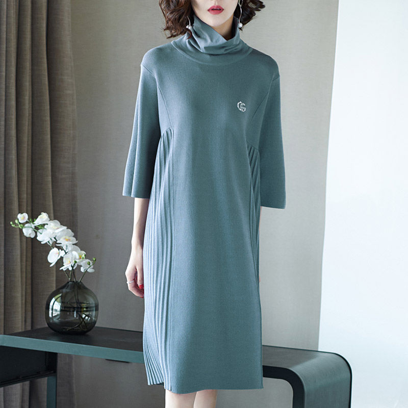 女人长再美，也别穿阔腿裤!学下面女人这么穿，才叫嫩上加美