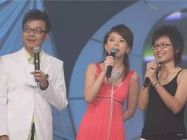 李湘瘦了之后美回来了!42岁活出22岁的少女感