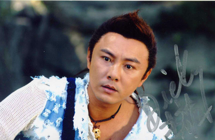 张卫健被传吸毒被抓谣言,起因竟是手上的1个小动作引发的!