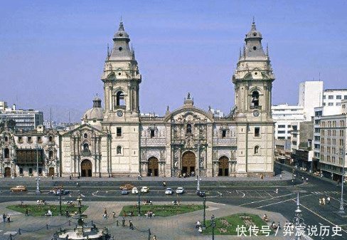  『当地』世界上不需要雨伞的城市，已经600年没下雨，甚至连房顶都懒得修
