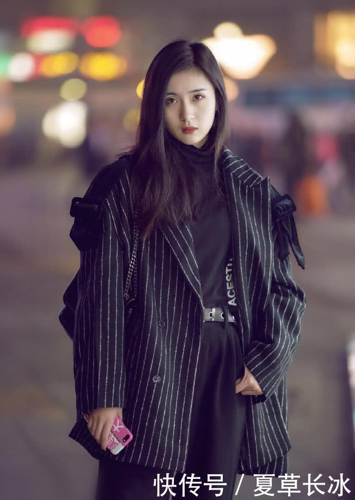 「精致」街拍:精致到细节的美丽,更显女人成熟的魅力~赶快娶回家!